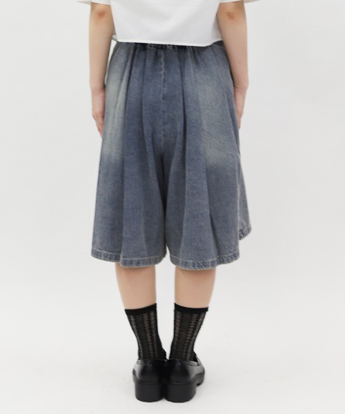 axes femme（アクシーズファム）の「ワイドハーフパンツ（デニムパンツ・レディース・ケミカルウォッシュ/グレー/ブラック・FREE）」の5枚目の写真