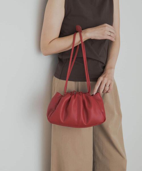 URBAN RESEARCH DOORS（アーバンリサーチドアーズ）の「2way巾着ショルダー（ショルダーバッグ・レディース・ベージュ系その他/レッド/ブラック・ONE）」の17枚目の写真