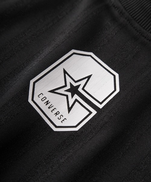CONVERSE(コンバース)の「【71】【CONVERSE/コンバース】Cマーク & ブランドロゴ ユニフォームデザイン シャドウストライプ Tシャツ 接触冷感 /吸水速乾(Tシャツ/カットソー・メンズ・ブラック/ホワイト・M/L/XL)」の7枚目の写真