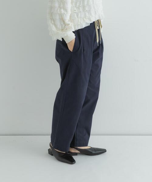 URBAN RESEARCH Sonny Label（アーバンリサーチサニーレーベル）の「3/2WORKS ツータックチノパンツ（その他パンツ・レディース・ベージュ/ネイビー・SMALL/MEDIUM/LARGE）」の4枚目の写真