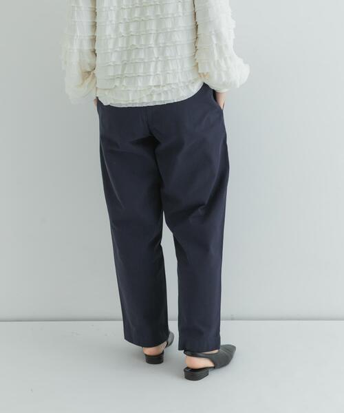 URBAN RESEARCH Sonny Label（アーバンリサーチサニーレーベル）の「3/2WORKS ツータックチノパンツ（その他パンツ・レディース・ベージュ/ネイビー・SMALL/MEDIUM/LARGE）」の5枚目の写真