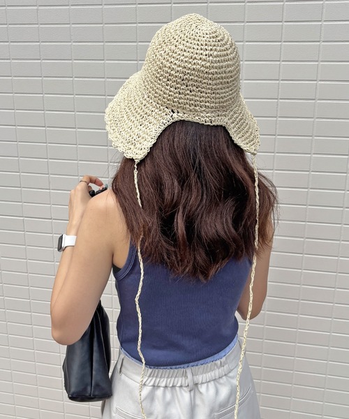 ISOOK(アイスー)の「【ISOOK / アイスー】バックリボンストローハット / つば広ハット 麦わら帽子 ボンネット リボン 日焼け対策 アイボリー ベージュ ZOZOTOWN限定(ハット・レディース・アイボリー/ベージュ・FREE)」の3枚目の写真