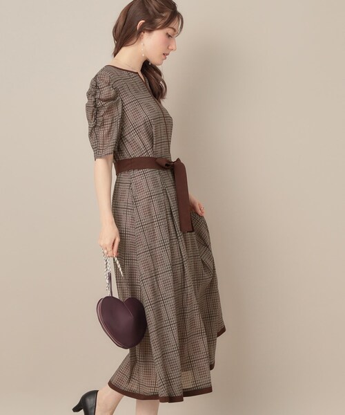 新品⭐︎クチュールブローチ⭐︎シアーチェックオーガンワンピース⭐︎完売品⭐︎秋⭐︎今季 美シルエット・5分袖】シアーチェックオーガンワンピース（ワンピース