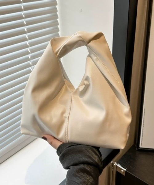 ampm（エーエムピーエム）の「ソフトフェイクレザー変形ハンドバッグ（ハンドバッグ・レディース・ブラック/ホワイト/ブラウン・FREE）」の12枚目の写真