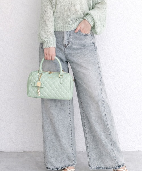 dazzlin（ダズリン）の「【dazzlin/ダズリン】キルティング　リボンキーチャーム付ボストンバッグ／500mlペットボトル収納可（ボストンバッグ・レディース・ブラック/ピンク/アイボリー/ミント・FREE）」の3枚目の写真