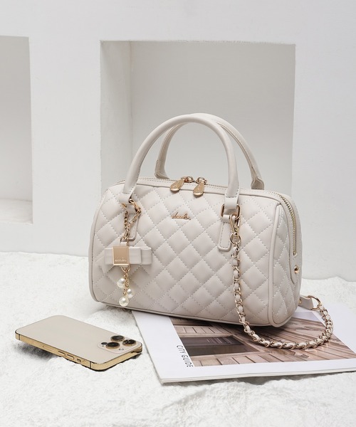 dazzlin（ダズリン）の「【dazzlin/ダズリン】キルティング　リボンキーチャーム付ボストンバッグ／500mlペットボトル収納可（ボストンバッグ・レディース・ブラック/ピンク/アイボリー/ミント・FREE）」の5枚目の写真