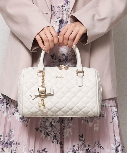 dazzlin（ダズリン）の「【dazzlin/ダズリン】キルティング　リボンキーチャーム付ボストンバッグ／500mlペットボトル収納可（ボストンバッグ・レディース・ブラック/ピンク/アイボリー/ミント・FREE）」の16枚目の写真