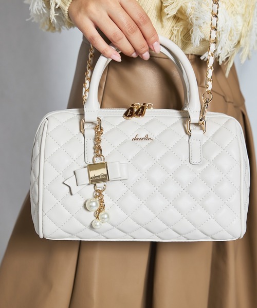 dazzlin（ダズリン）の「【dazzlin/ダズリン】キルティング　リボンキーチャーム付ボストンバッグ／500mlペットボトル収納可（ボストンバッグ・レディース・ブラック/ピンク/アイボリー/ミント・FREE）」の7枚目の写真