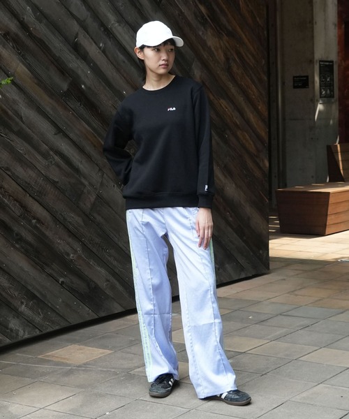 FILA(フィラ)の「【FILA/フィラ】ワンポイント刺繍 スウェットトレーナー ブランドロゴ(スウェット・レディース・ブラック/ホワイト/ネイビー・MEDIUM/LARGE)」の11枚目の写真