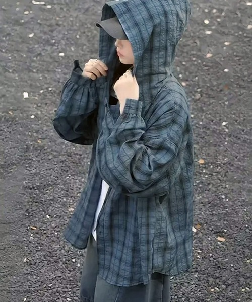 VIBGYOR(ヴィブジョー)の「オーバーサイズ チェックフーディーシャツ/ユニセックス(CZ)(シャツ/ブラウス・レディース・ブラウン/グレー/ブルー・MEDIUM/LARGE)」の1枚目の写真