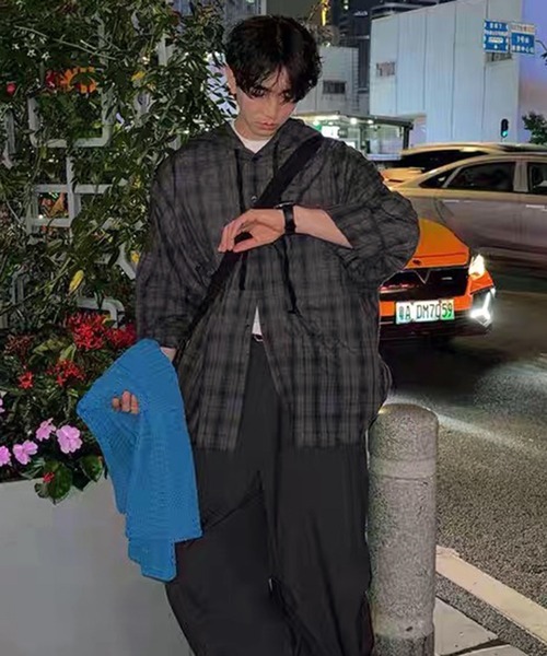 VIBGYOR(ヴィブジョー)の「オーバーサイズ チェックフーディーシャツ/ユニセックス(CZ)(シャツ/ブラウス・レディース・ブラウン/グレー/ブルー・MEDIUM/LARGE)」の6枚目の写真