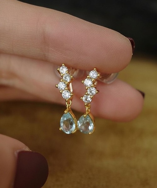 yu-ka(ユーカ)の「YU-KA:クラシックラインビジューイヤリング Classic line bijou earring(イヤリング・レディース・ゴールド・FREE)」の1枚目の写真