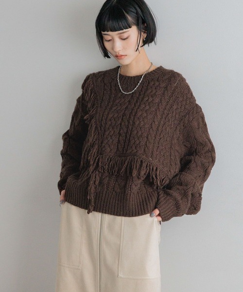 LOWRYS FARM（ローリーズファーム）の「ケーブルフリンジSHORT丈　588920（ポロシャツ・レディース・アイボリー/レッド/ブラウン・FREE）」の2枚目の写真