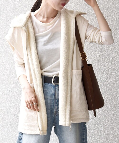 SHIPS any（シップス エニィ）の「SHIPS any: ナイロン × ボア リバーシブル フーディー ベスト（ベスト・レディース・オリーブ/ナチュラル・ONE SIZE）」の7枚目の写真