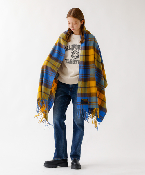 TWEED MILL（ツイードミル）の「【TWEEDMILL/ツイードミル】大判チェック柄ストール/ユニセックス/Large Stole 70-190（マフラー・メンズ・イエロー系その他/グレー系その他/ブラウン系その他/レッド系その他/ブルー系その他・フリー）」の6枚目の写真
