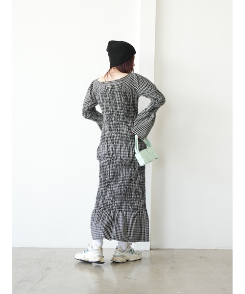 Katrin TOKYO(カトリーントーキョー)の「shirring bell sleeve onepiece(ワンピース・レディース・ブラック/レッド・FREE/XS)」の6枚目の写真