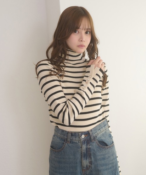 Ambre Neige(アンブルネージュ)の「gold button hige neck rib knit tops / ゴールドボタンハイネックリブニットトップス(ニット/セーター・レディース・ボルドー/ダークブラウン/ブラック/ホワイト系その他/アイボリー・FREE)」の14枚目の写真