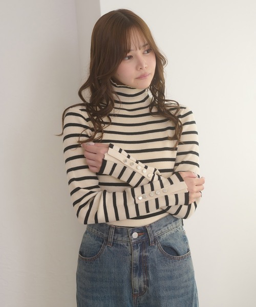 Ambre Neige(アンブルネージュ)の「gold button hige neck rib knit tops / ゴールドボタンハイネックリブニットトップス(ニット/セーター・レディース・ボルドー/ダークブラウン/ブラック/ホワイト系その他/アイボリー・FREE)」の15枚目の写真