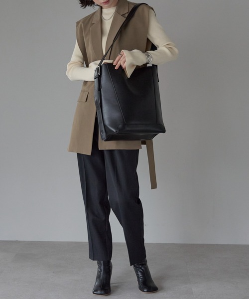 GUSCIO（グッシオ）の「【グッシオベーシック】ワンショルダー２WAYトートバッグ　A4　通勤通学（ビジネスバッグ・レディース・ブラウン/キャメル/ベージュ/ブラック・FREE）」の12枚目の写真