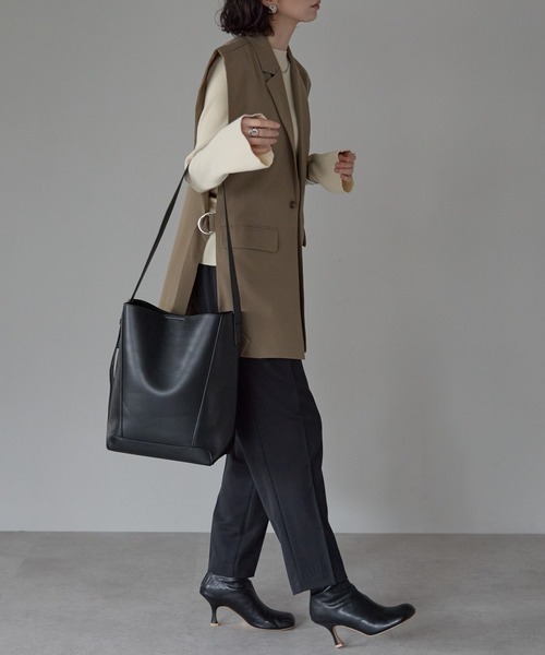 GUSCIO（グッシオ）の「【グッシオベーシック】ワンショルダー２WAYトートバッグ　A4　通勤通学（ビジネスバッグ・レディース・ブラウン/キャメル/ベージュ/ブラック・FREE）」の15枚目の写真