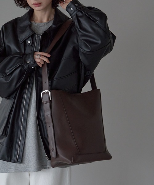 GUSCIO（グッシオ）の「【グッシオベーシック】ワンショルダー２WAYトートバッグ　A4　通勤通学（ビジネスバッグ・レディース・ブラウン/キャメル/ベージュ/ブラック・FREE）」の20枚目の写真