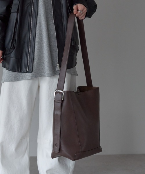 GUSCIO（グッシオ）の「【グッシオベーシック】ワンショルダー２WAYトートバッグ　A4　通勤通学（ビジネスバッグ・レディース・ブラウン/キャメル/ベージュ/ブラック・FREE）」の22枚目の写真