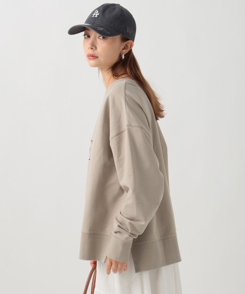 BAYFLOW（ベイフロー）の「[着膨れしない素材感]アソートロゴスウェットプルオーバー（Tシャツ/カットソー・レディース・ブラック/ベージュ/ボルドー・FREE）」の9枚目の写真