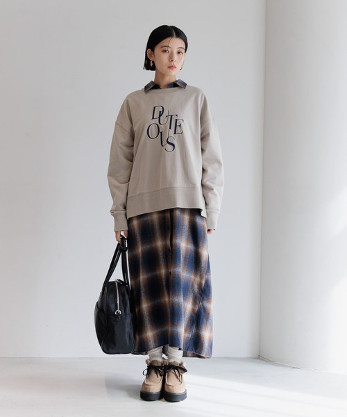 BAYFLOW（ベイフロー）の「[着膨れしない素材感]アソートロゴスウェットプルオーバー（Tシャツ/カットソー・レディース・ブラック/ベージュ/ボルドー・FREE）」の21枚目の写真