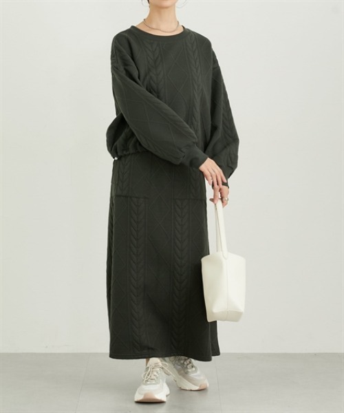 nissen（ニッセン）の「ふくれジャガードセットアップ（ドロストトップス＋フレアスカート）（Tシャツ/カットソー・レディース・アイボリー/カーキ/ブラック・M/L/LL/3L）」の9枚目の写真