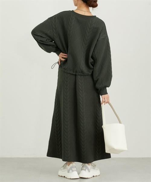 nissen（ニッセン）の「ふくれジャガードセットアップ（ドロストトップス＋フレアスカート）（Tシャツ/カットソー・レディース・アイボリー/カーキ/ブラック・M/L/LL/3L）」の14枚目の写真