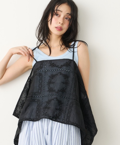 パッチワーク風総刺繍ランダムヘムキャミ（キャミソール）｜Unitage