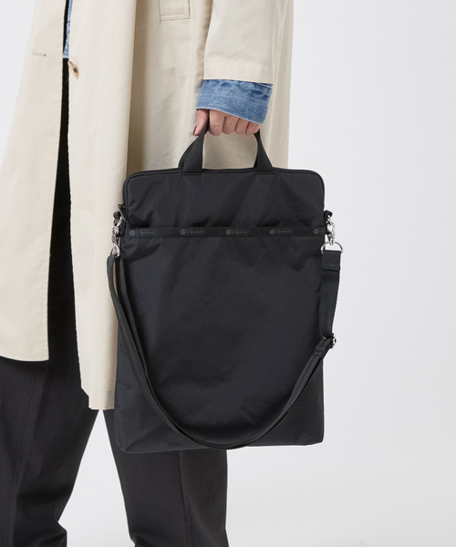 LeSportsac（レスポートサック）の「N/S LAPTOP BAG リサイクルドブラックJP（ショルダーバッグ・レディース・ブラック・FREE）」の2枚目の写真