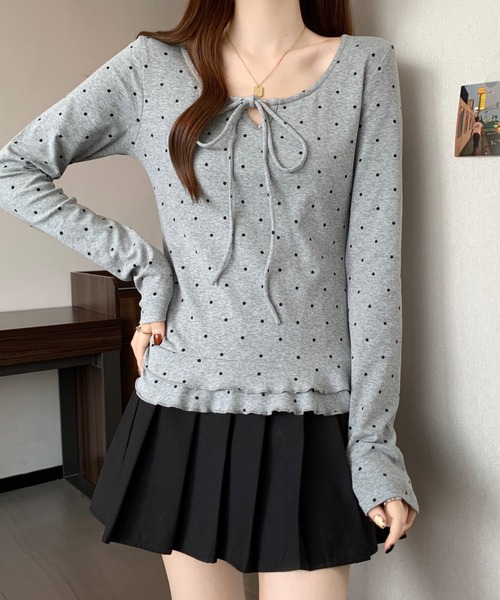 GEMEDA(ジェメダ)の「リボンタイドットトップス(Tシャツ/カットソー・レディース・グレー/オフホワイト・M)」の2枚目の写真