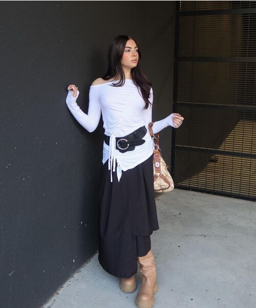 FLAREUP(フレアアップ)の「Handmade Twisted One-Shoulder Long Sleeve (FL-117_Gray)(Tシャツ/カットソー・レディース・グレー・FREE)」の21枚目の写真