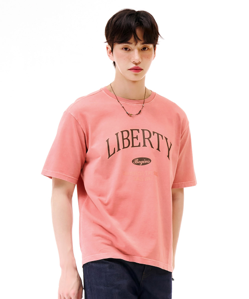 CHASECULT(チェイスカルト)の「共用ピグメント半袖Tシャツ-ピンク(Tシャツ/カットソー・メンズ・オレンジ・90/95/105/100)」の1枚目の写真