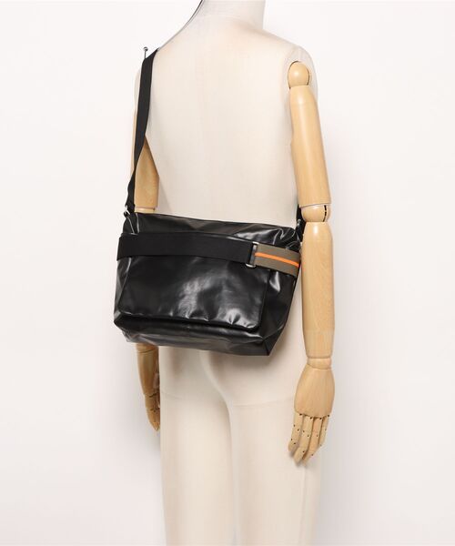 Jack Gomme(ジャックゴム)の「【JACK GOMME】ショルダーバッグ メッセンジャーバッグ RIGA Sac besace(ショルダーバッグ・メンズ・ベージュ/ブラック・FREE)」の6枚目の写真
