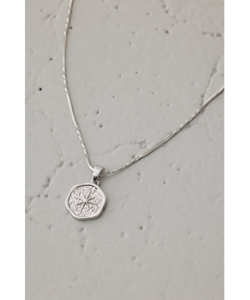 AZUL by moussy（アズールバイマウジー）の「スネークチェーンコインネックレス（ネックレス・メンズ・ゴールド/シルバー・FREE）」の6枚目の写真