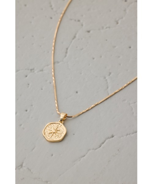 AZUL by moussy（アズールバイマウジー）の「スネークチェーンコインネックレス（ネックレス・メンズ・ゴールド/シルバー・FREE）」の12枚目の写真