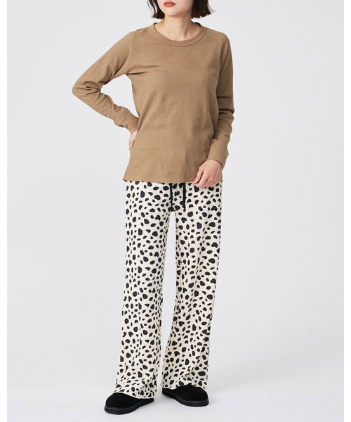 FRUIT OF THE LOOM（フルーツオブザルーム）の「【FRUIT OF THE LOOM/フルーツ オブ ザ ルーム】【上下2点セット】ワッフルルームウエアアニマル/アニマル/ギフト/おうち/パジャマ【WEB限定】（ルームウェア/パジャマ・レディース・ブラック/グレー/ブラウン・M/L）」の2枚目の写真