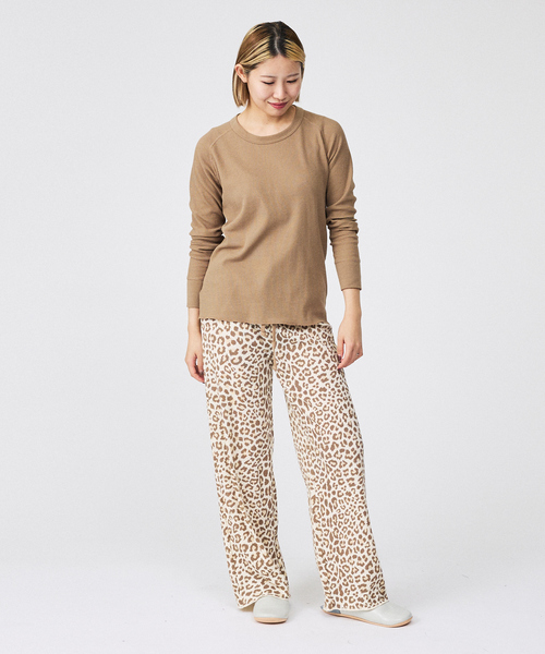 FRUIT OF THE LOOM（フルーツオブザルーム）の「【FRUIT OF THE LOOM/フルーツ オブ ザ ルーム】【上下2点セット】ワッフルルームウエアアニマル/アニマル/ギフト/おうち/パジャマ【WEB限定】（ルームウェア/パジャマ・レディース・ブラック/グレー/ブラウン・M/L）」の4枚目の写真