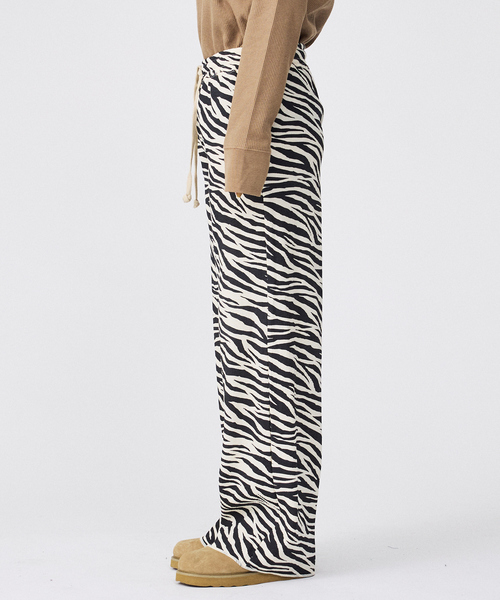 FRUIT OF THE LOOM（フルーツオブザルーム）の「【FRUIT OF THE LOOM/フルーツ オブ ザ ルーム】【上下2点セット】ワッフルルームウエアアニマル/アニマル/ギフト/おうち/パジャマ【WEB限定】（ルームウェア/パジャマ・レディース・ブラック/グレー/ブラウン・M/L）」の21枚目の写真