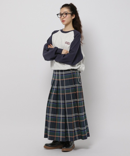 niko and...(ニコアンド)の「ドロストラグランアソートプルオーバー(スウェット・レディース・ナチュラル/ライトグレー/ブラウン/ネイビー・LARGE/MEDIUM)」の12枚目の写真