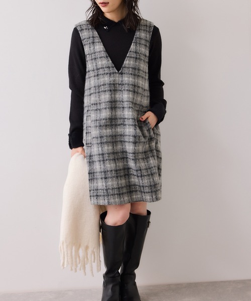 VIS（ビス）の「シャギーVネックミニ丈ジャンパースカート（ジャンパースカート・レディース・チャコールグレー/グレー系その他・FREE）」の15枚目の写真