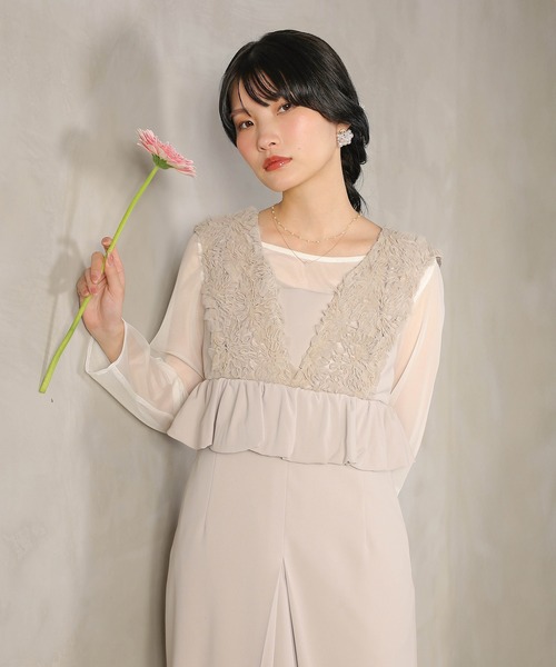 Kana(カナ)の「チュールフリルペプラム Iラインワンピースドレス シアートップス 2点セット パーティー ドレス 結婚式 お呼ばれ オケージョンドレス(ドレス・レディース・チャコールグレー/ブラック/グレイッシュベージュ・M)」の13枚目の写真