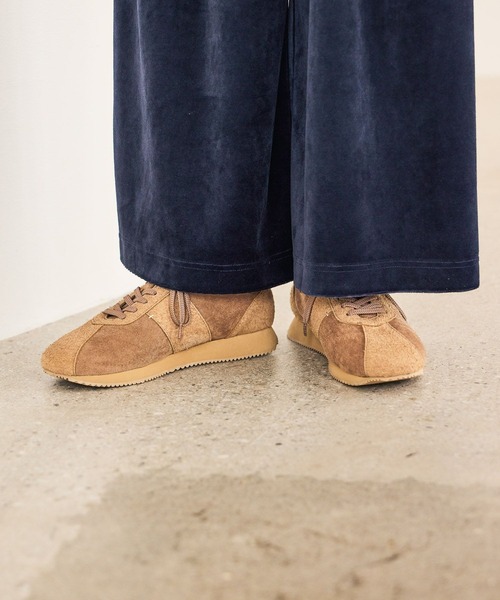 studio CLIP（スタディオクリップ）の「【撥水・消臭・抗菌防臭】軽らく撥水スエードスニーカー（スニーカー・レディース・ベージュ/ダークブラウン/ブラック・LARGE/MEDIUM）」の4枚目の写真