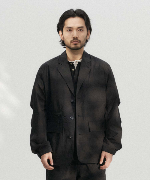 WMC(ダブリューエムシー)の「トラベルジャケット_BLACK(テーラードジャケット・メンズ・ブラック・MEDIUM/LARGE/X-LARGE)」の1枚目の写真
