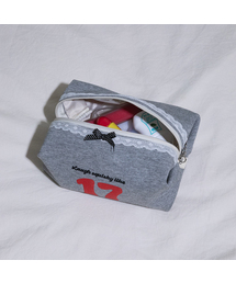 LEMASQUE（ルマスク）の「グラフィックスクエアポーチグレーL（ポーチ）」