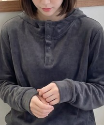 ボタンデザインハイネックトップス