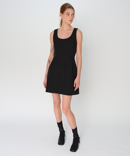 PAUL&ALICE(ポール&アリス)の「MINI DRESS / BLACK(ワンピース・レディース・ブラック・SMALL/MEDIUM)」の1枚目の写真