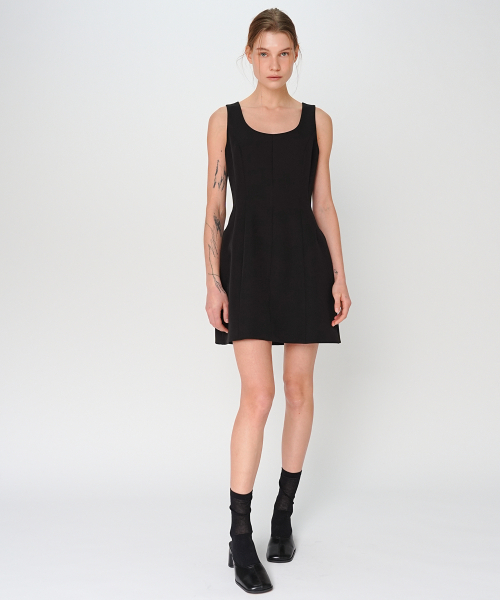 PAUL&ALICE(ポール&アリス)の「MINI DRESS / BLACK(ワンピース・レディース・ブラック・SMALL/MEDIUM)」の2枚目の写真